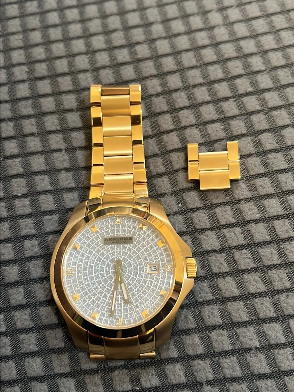 AKRIBOS XXIV Gold Tone Men's Bracelet Watch with Crystal Dial